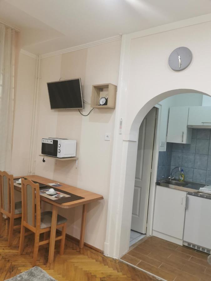Baross-Hat 5 Szolnok Esterno foto