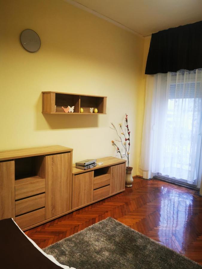 Baross-Hat 5 Szolnok Esterno foto
