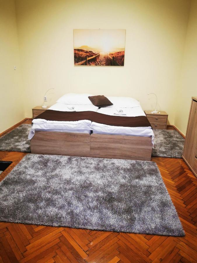 Baross-Hat 5 Szolnok Esterno foto