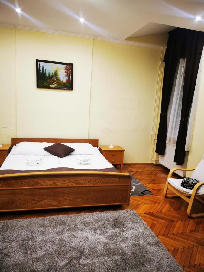 Baross-Hat 5 Szolnok Esterno foto