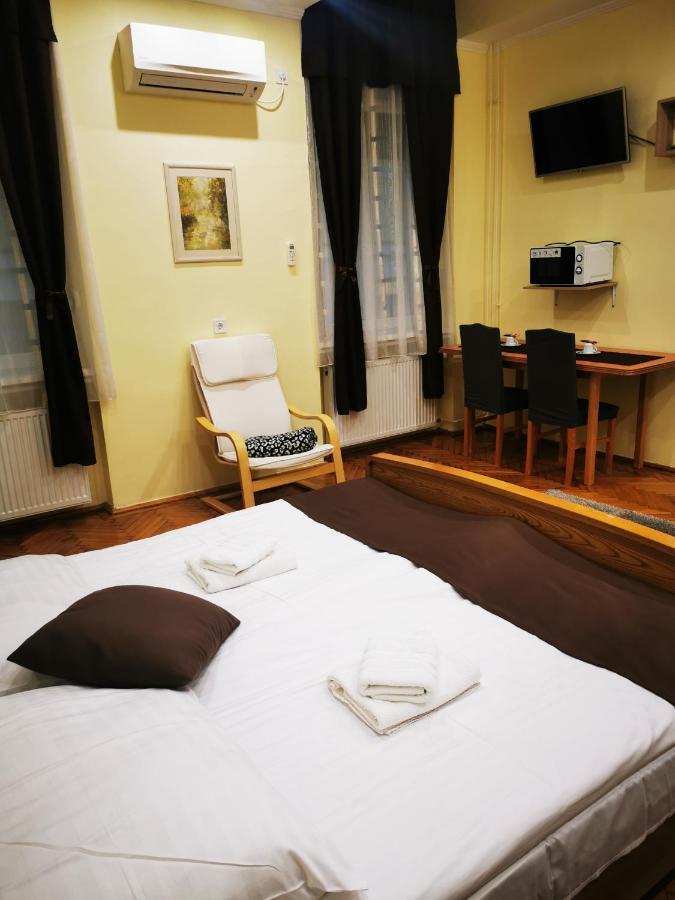Baross-Hat 5 Szolnok Esterno foto